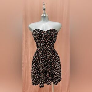 🔥🔥FOREVER 21 STRAPLESS FLORAL PRINT DRESS🔥🔥